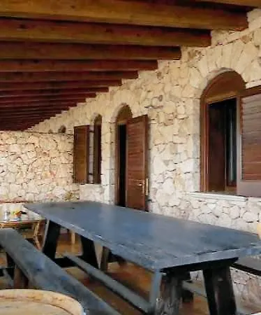 Daiana * Λαμπεντούζα